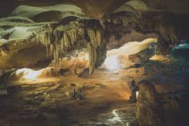 Thien Canh Son Cave 2.jpeg